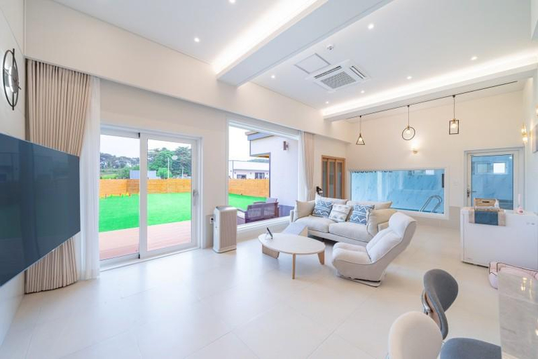 Others 2, Taean Mengs Club Dog Pool Villa, Taean