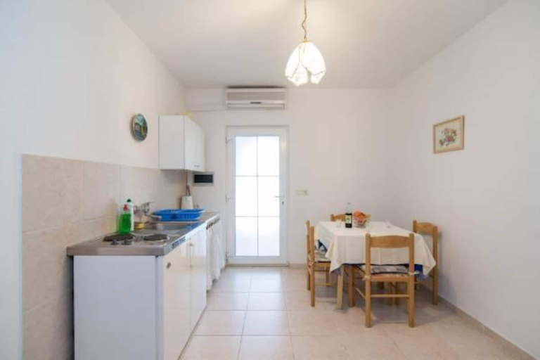 Dining 3, Apartments Boguvila - Two-bedroom Basic Apartment With Terrace -, Supetar