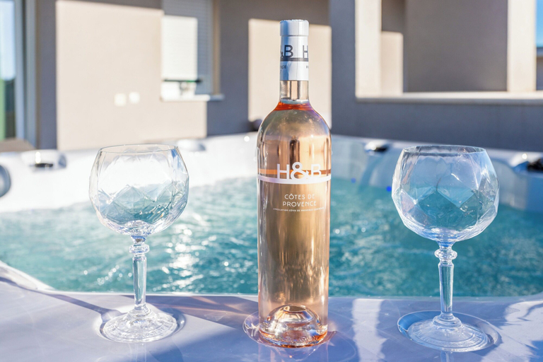 Food & Drinks, Luxury Modern Penthouse w Jacuzzi & Huge Terrace, Split