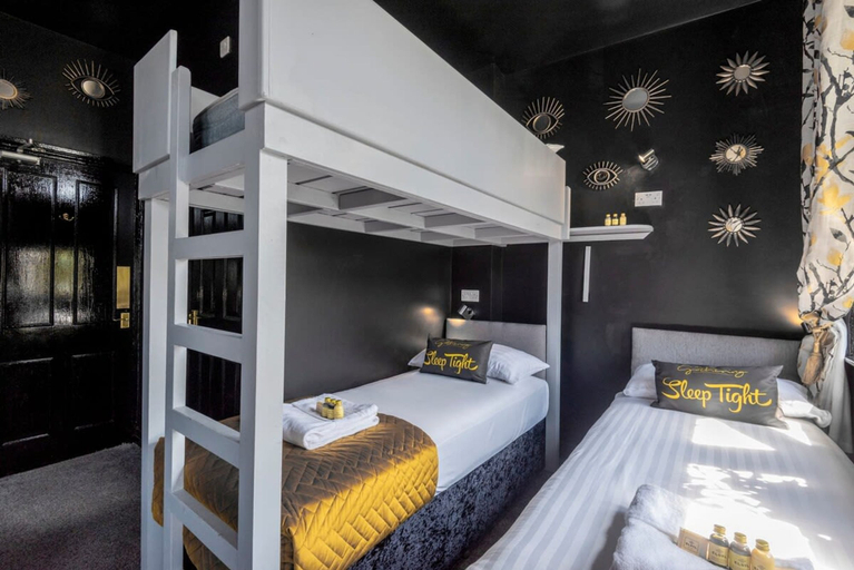 Bedroom 3, The Tudor Gathering Chester - City Centre, Cheshire West and Chester