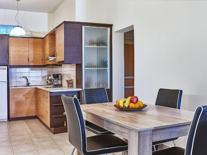 Private kitchen 4, Fantastic Holiday Home in Karteros With Pool, Crete