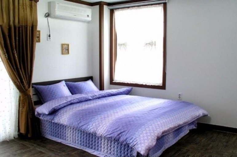 Bedroom, Jinju White House on the Hill HayanZip, Jinju