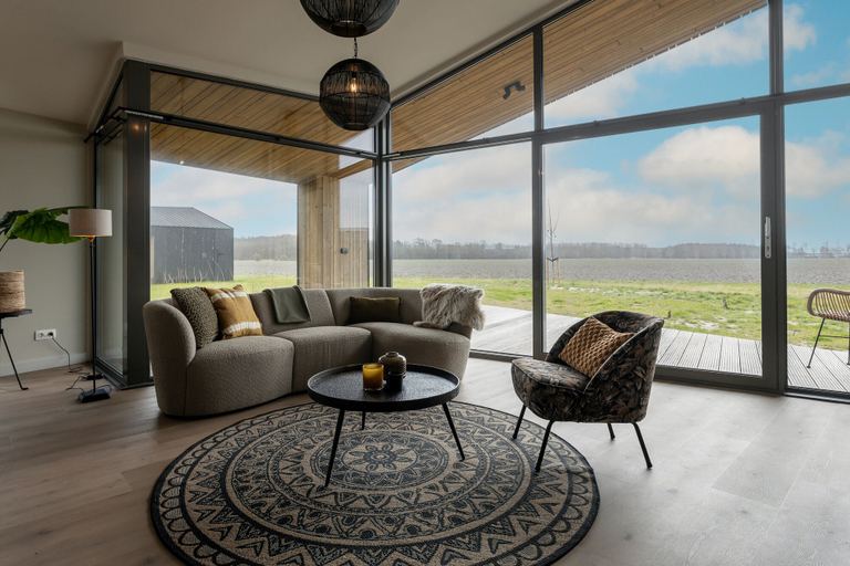 Living area 2, Nature Escape w/ Sauna, Noord-Beveland