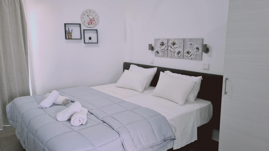 Room 3, 100 AN - Napa Living 22