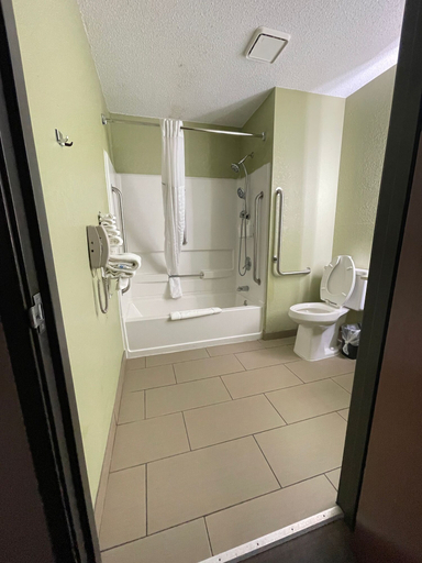 Bathroom 18