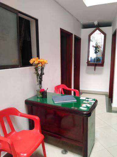 Others, Hotel la Gironda, Muzo