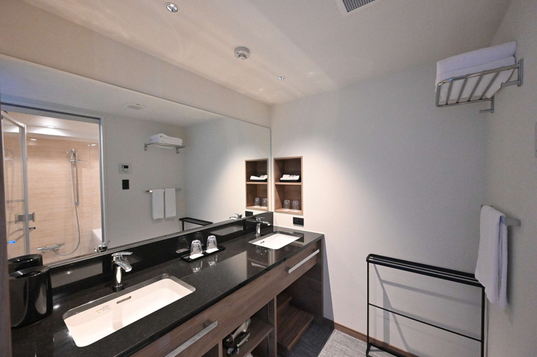 Bathroom 5, Best Western Okinawa Kouki Beach, Nago
