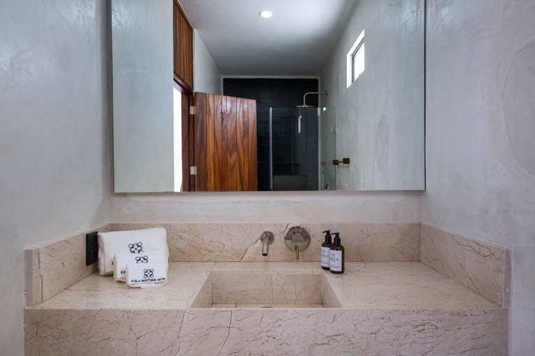 Bathroom 2, Avela Boutique Hotel, Compostela