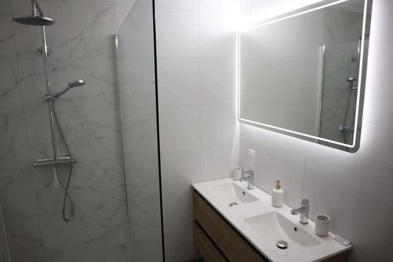 Bathroom 4, Apartment in Nieuwpoort Near Beach & Marina, West-Vlaanderen