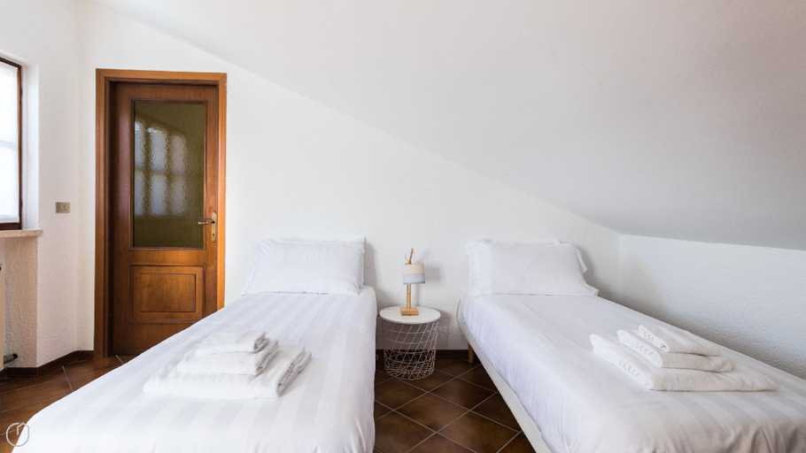Bedroom 1, Il Borgo Apartments B5 - SV-D600-BOVE3I1B, Savona