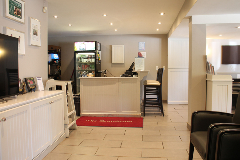 Public Area, Leelas Villa Inn Flesherton, Grey