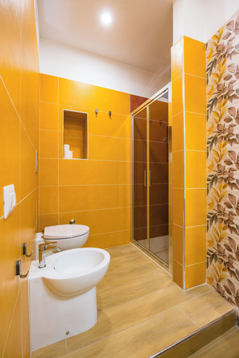 Bathroom 3, Lo Spagnoletto, Napoli