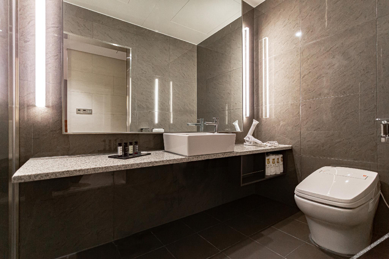 Bathroom, Top Cloud Hotel Iksan, Iksan