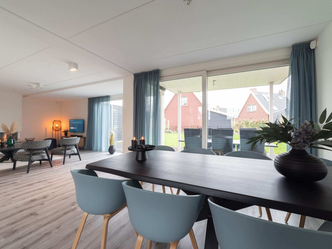 Dining 2, Holiday Home With a Outdoor Sauna, Noord-Beveland