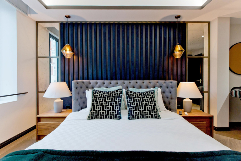 Bedroom 2, 3-bed Deluxe Apt 205, London