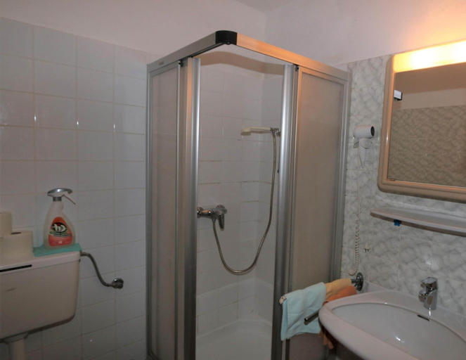 Bathroom 3, Apartment in Vorberg Near Dachstein Glacier, Liezen