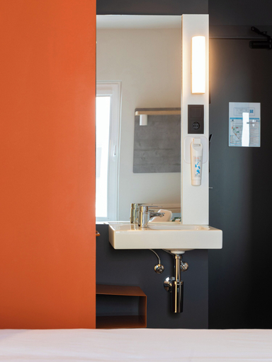 Bathroom 4, ibis budget Logroño Centro, La Rioja