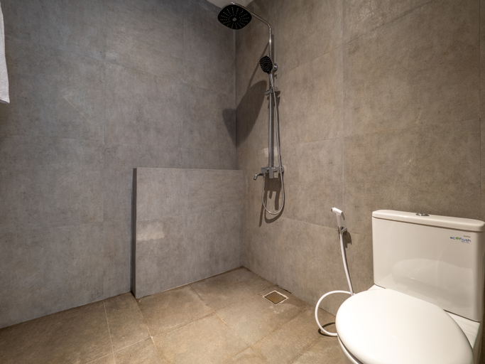Bathroom 28