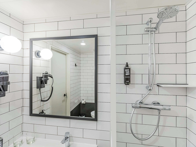 Bathroom 6