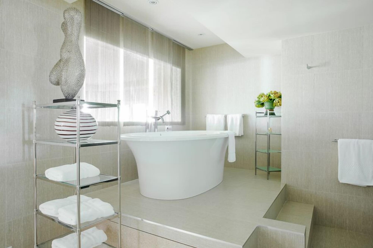 Bathroom 5, Manoir Hovey, Memphrémagog