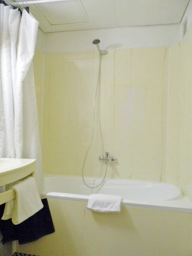 Bathroom 4