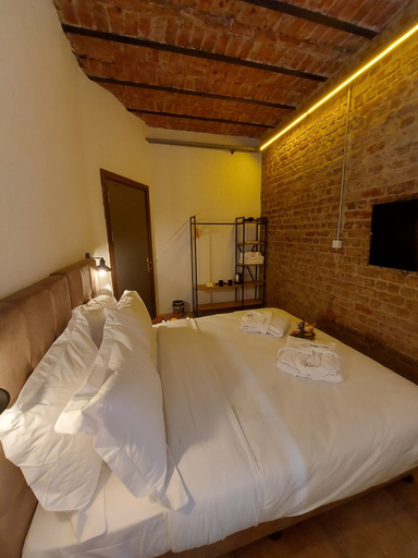 Bedroom 4, Mates Port Hotel, Beyoğlu