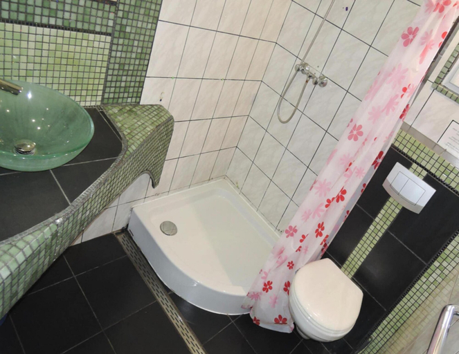 Bathroom 4, Holiday Home in Nowe Warpno, Police