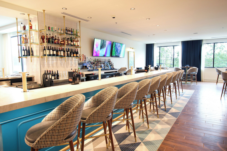 Food & Drinks 5, DoubleTree by Hilton Clarksville Riverview, Montgomery
