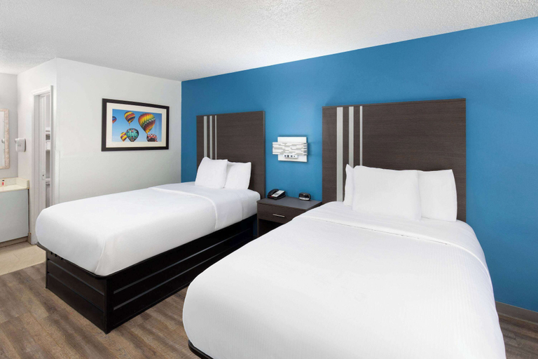 Bedroom 3, Baymont by Wyndham Selma, Dallas