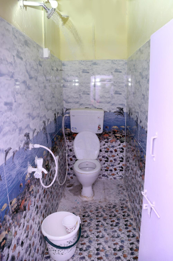 Bathroom 4, Maharaja lodging, Solapur