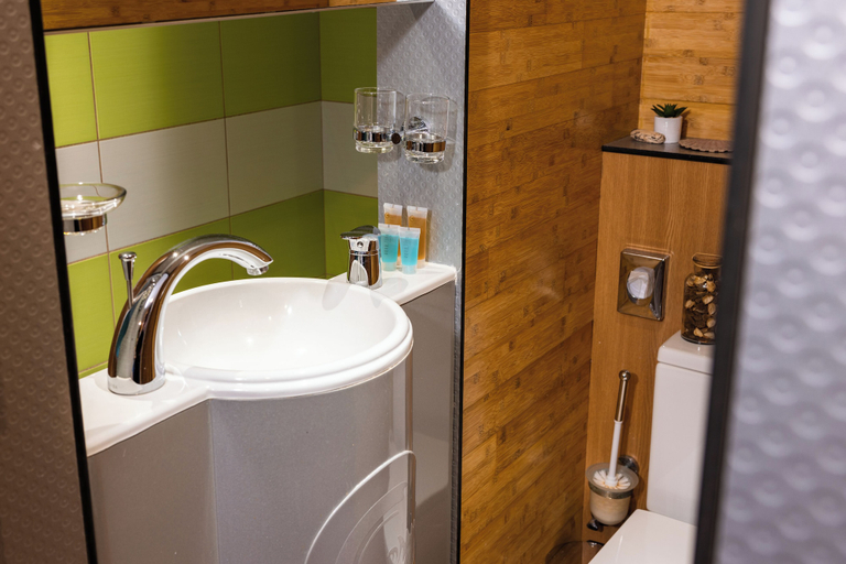 Bathroom 4, Botel Marina, Praha 7