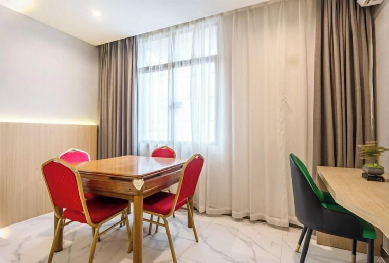 Dining Room 6