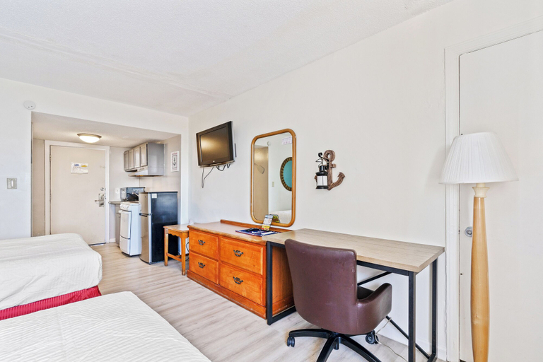 Bedroom 3, The Anchor Hotel, Horry