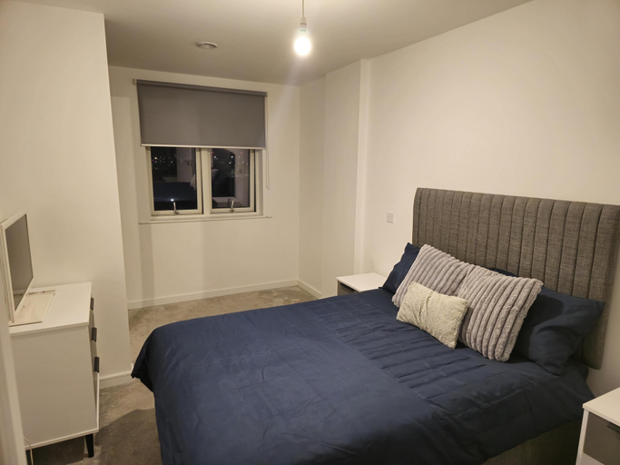 Bedroom 3, Luxurious 2-bed Haven in the Heart of Barking, London
