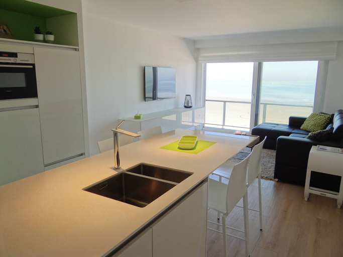 Others 2, Apartment in Nieuwpoort With Terrace, West-Vlaanderen