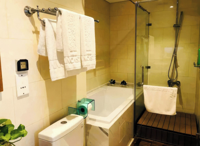 Bathroom 3, The Lancaster Suites - Japan Town D1, District 1