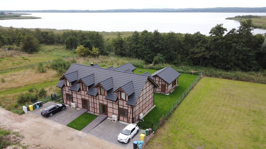 Exterior 2, Residence in Zastan With Lake Access, Kamień