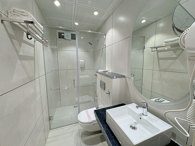 Bedroom 4, The Orion Elite, West