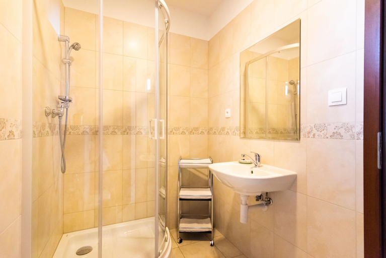 Bathroom 3, Apartmanovy dom Villa Ephélia, Dunajská Streda