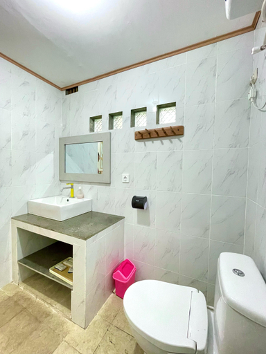 Bathroom 3