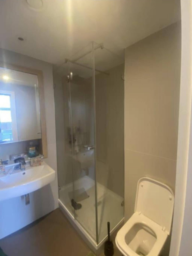 Bathroom, 2 Level American Loft Style Apartment With Balcony, Luton