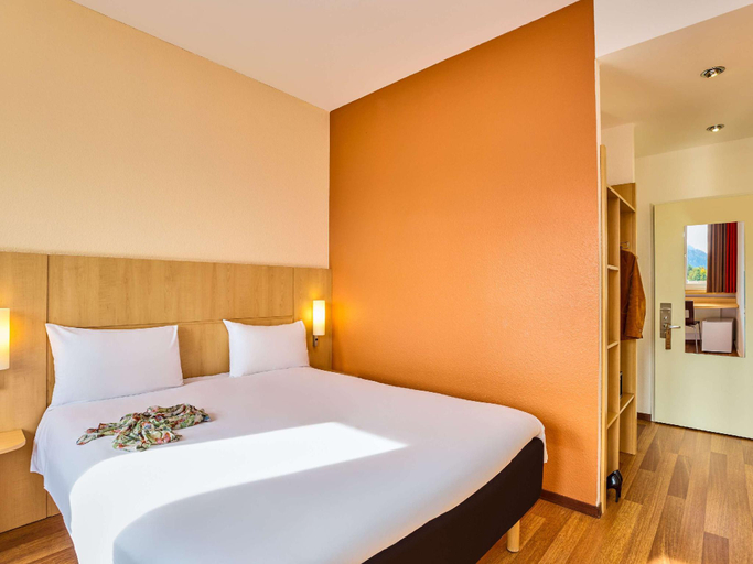 Bedroom 18