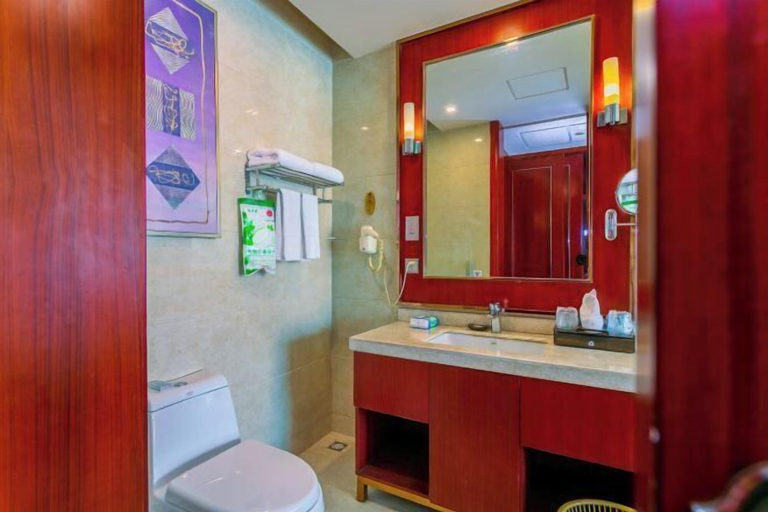 Bathroom 4, Jinhua Kokusai Hotel, Chongzuo