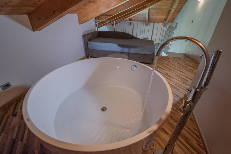Bathroom 9