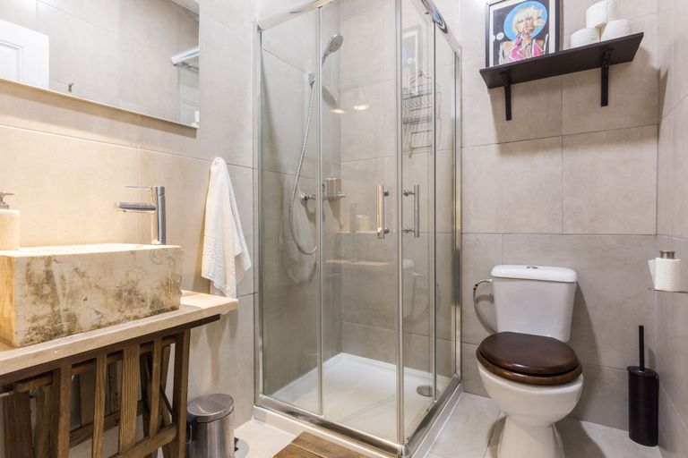 Bathroom 2, House Sao Bento, Lisbon