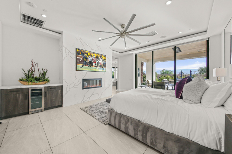 Bedroom 3, Palm Villa- Luxury 7 Bed, Pickleball, Volleyball, Golf, Riverside