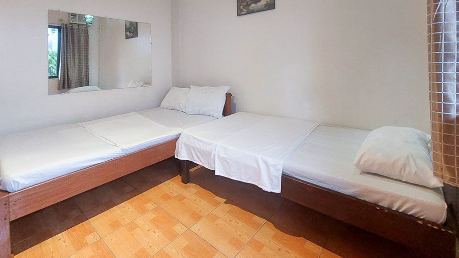 Bedroom 4, RedDoorz @ JL Lodging House and Cafe Irosin, Irosin