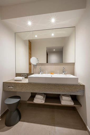 Bathroom 4, Hotel FrechDachs, Passau