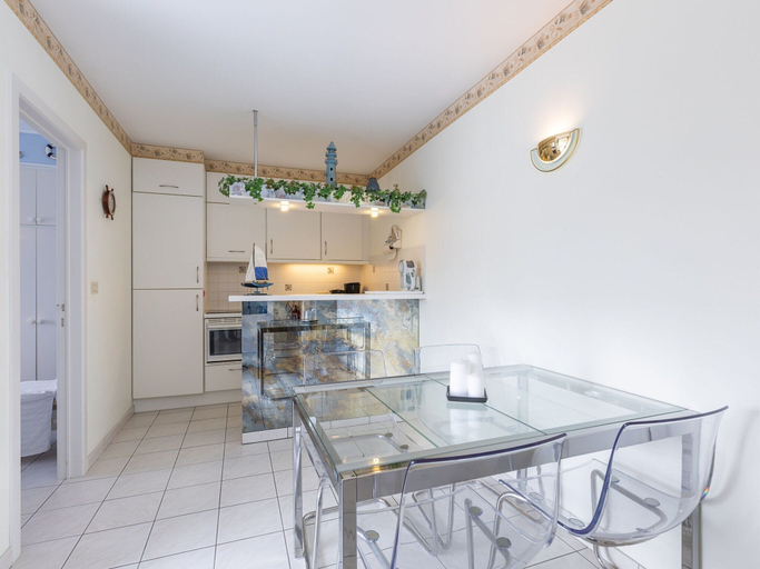 Dining 3, Cozy Apartment With Sunny Terrace, West-Vlaanderen