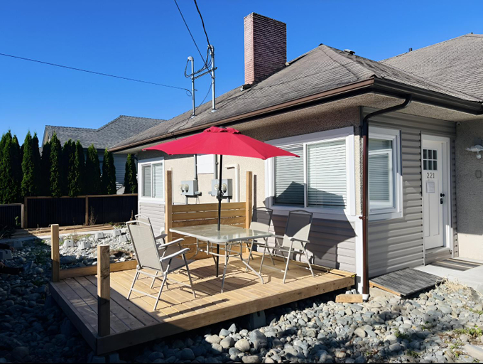 Others 3, Downtown 2B1B Private Suite, Nanaimo